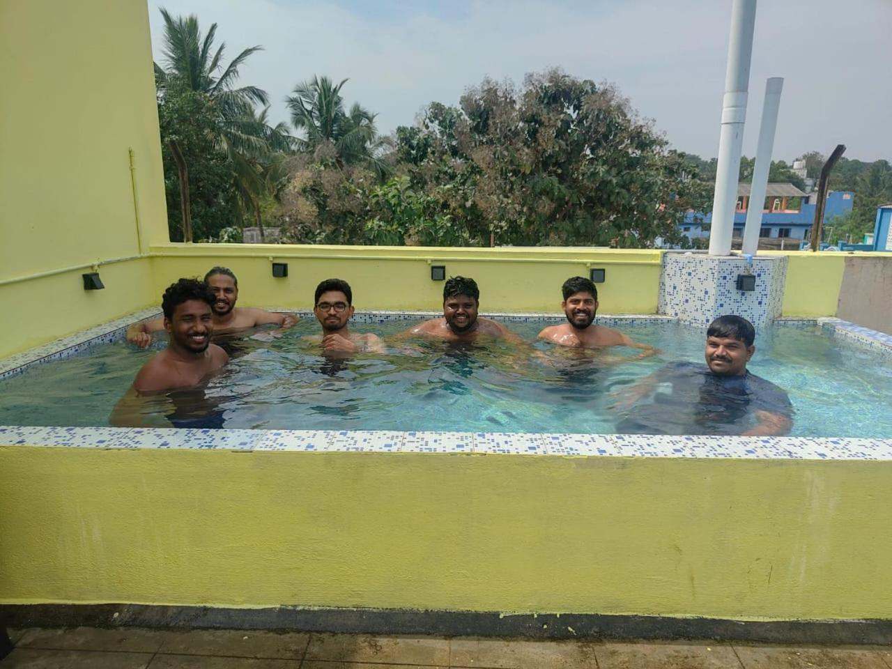 Отель Eagle Nest Residency Kottakuppam Экстерьер фото