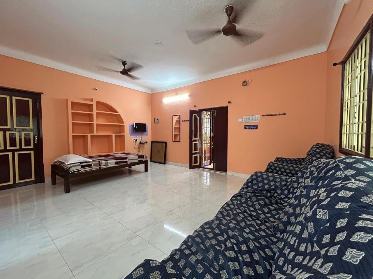 Отель Eagle Nest Residency Kottakuppam Экстерьер фото