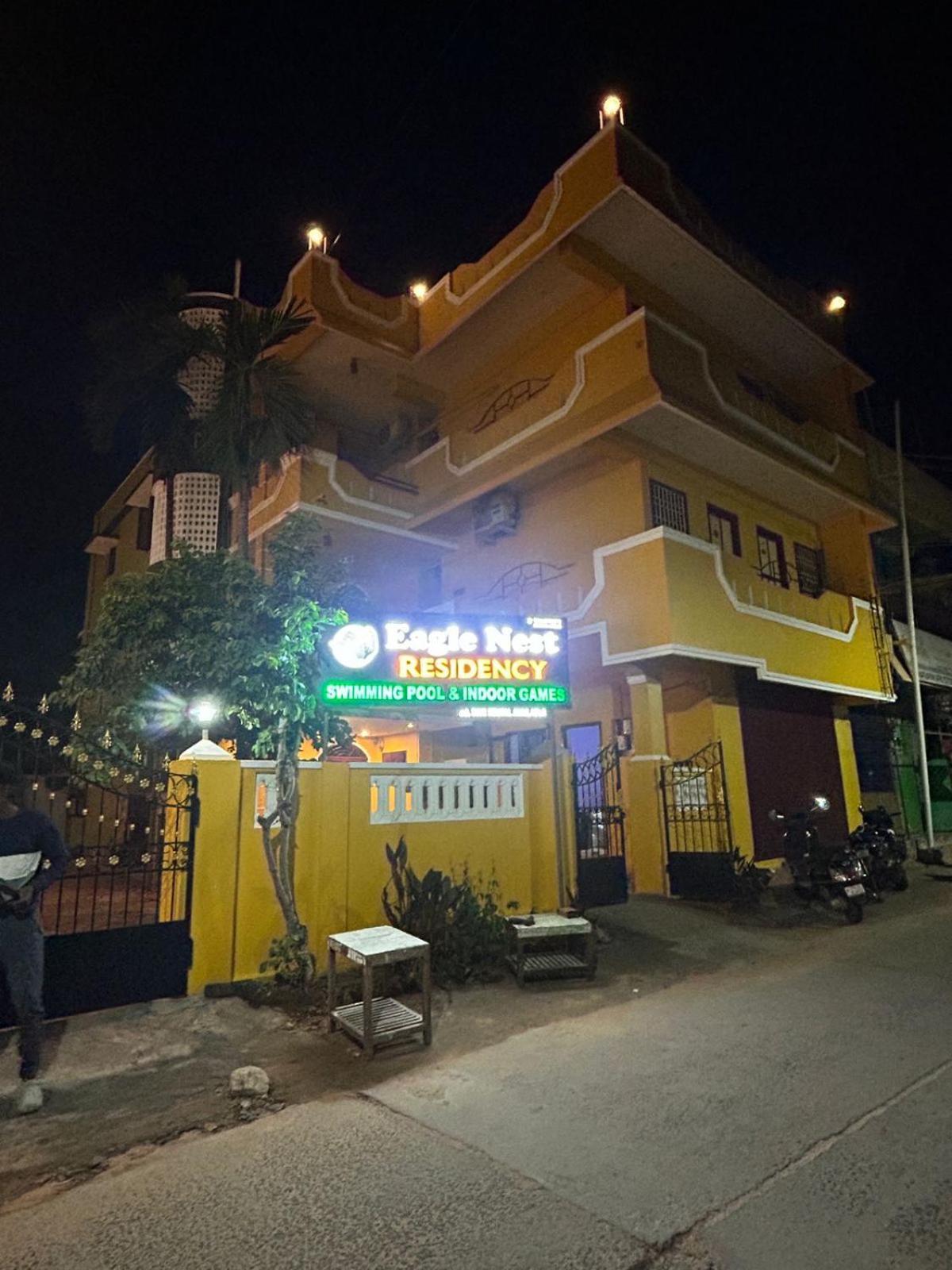 Отель Eagle Nest Residency Kottakuppam Экстерьер фото